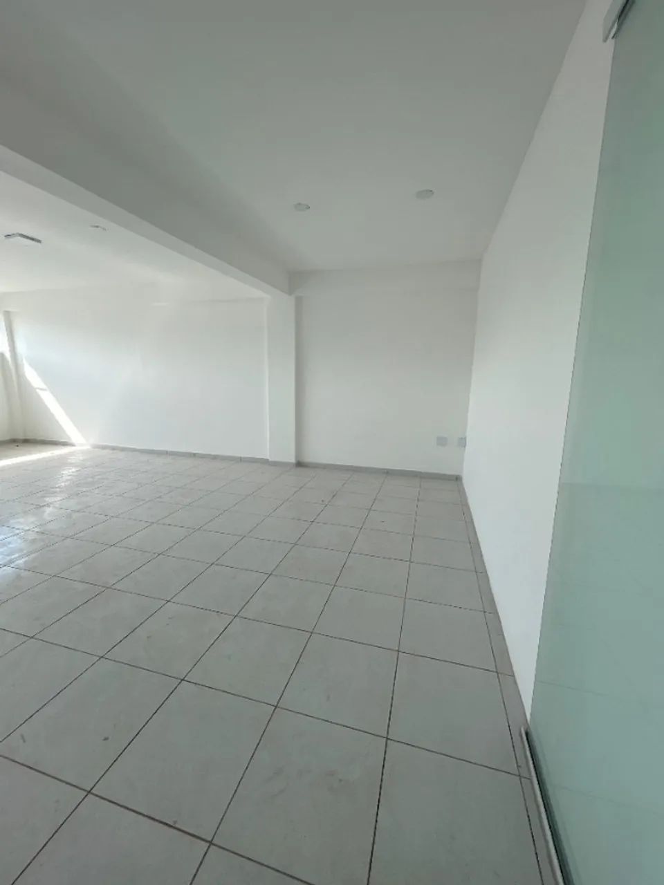 Loja 104 de 250m², 2 banheiro - Oscar Clark - Foto 3