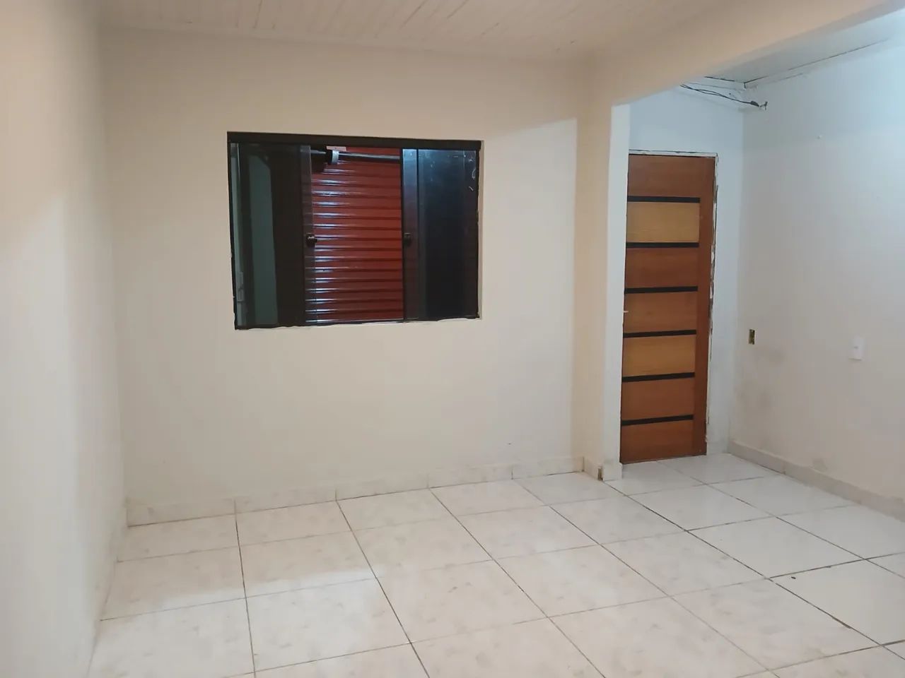 Aluga -se casa com ponto comercial 