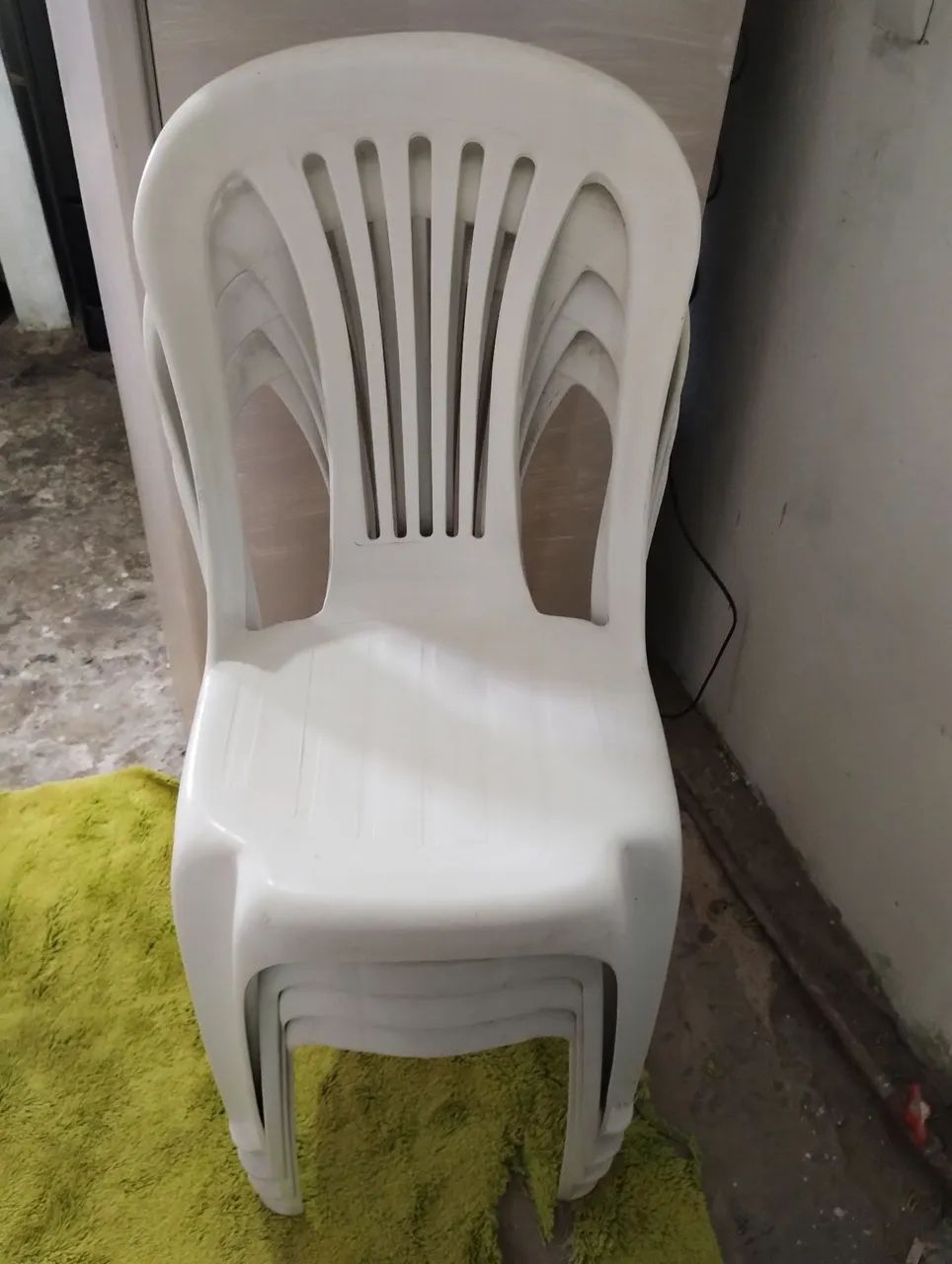Cadeira plástica 