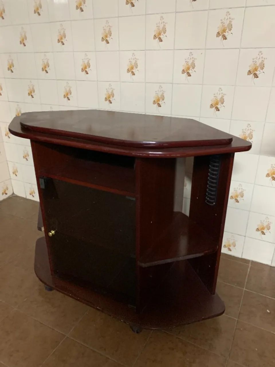 Rack para TV com mesa giratória e rodinhas - Foto 2