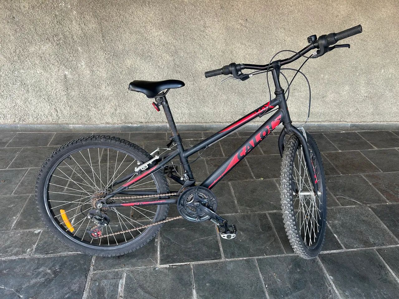 Bicicleta Caloi aro 24 de 21 marchas - Foto 3