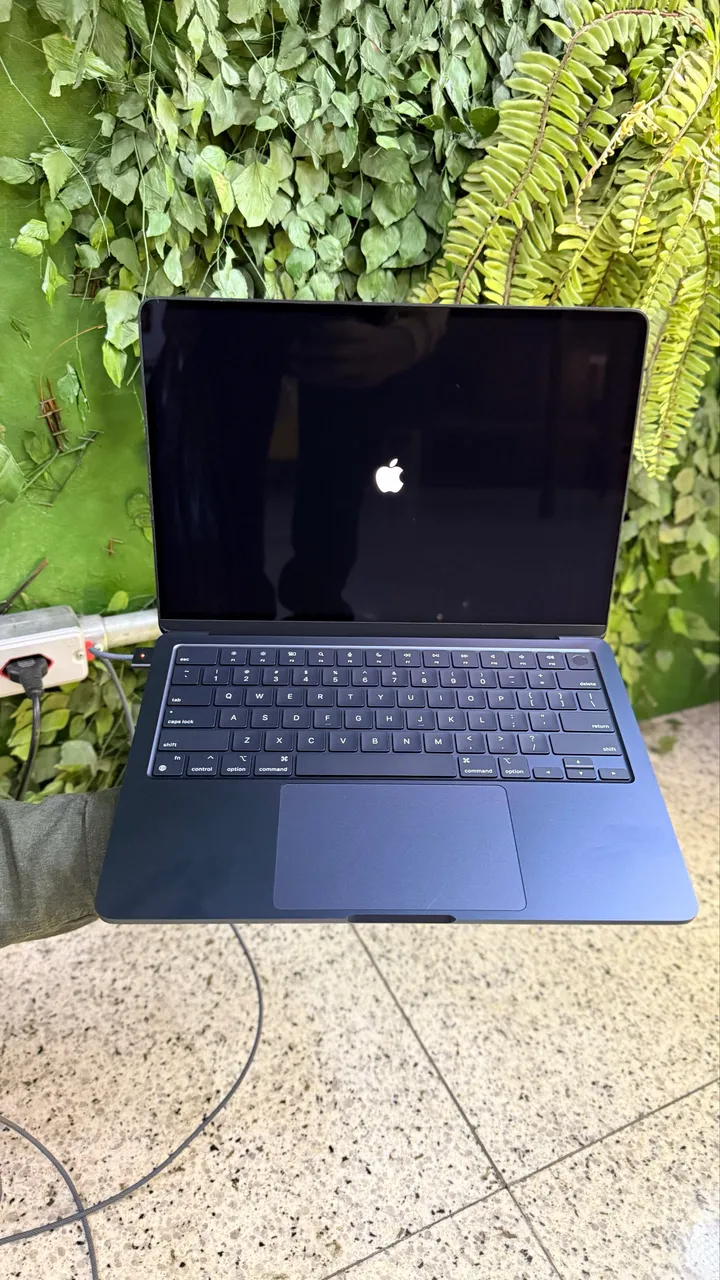 MacBook Air M4 - 13? 16GB / 256GB Cor: Midnight - Notebooks