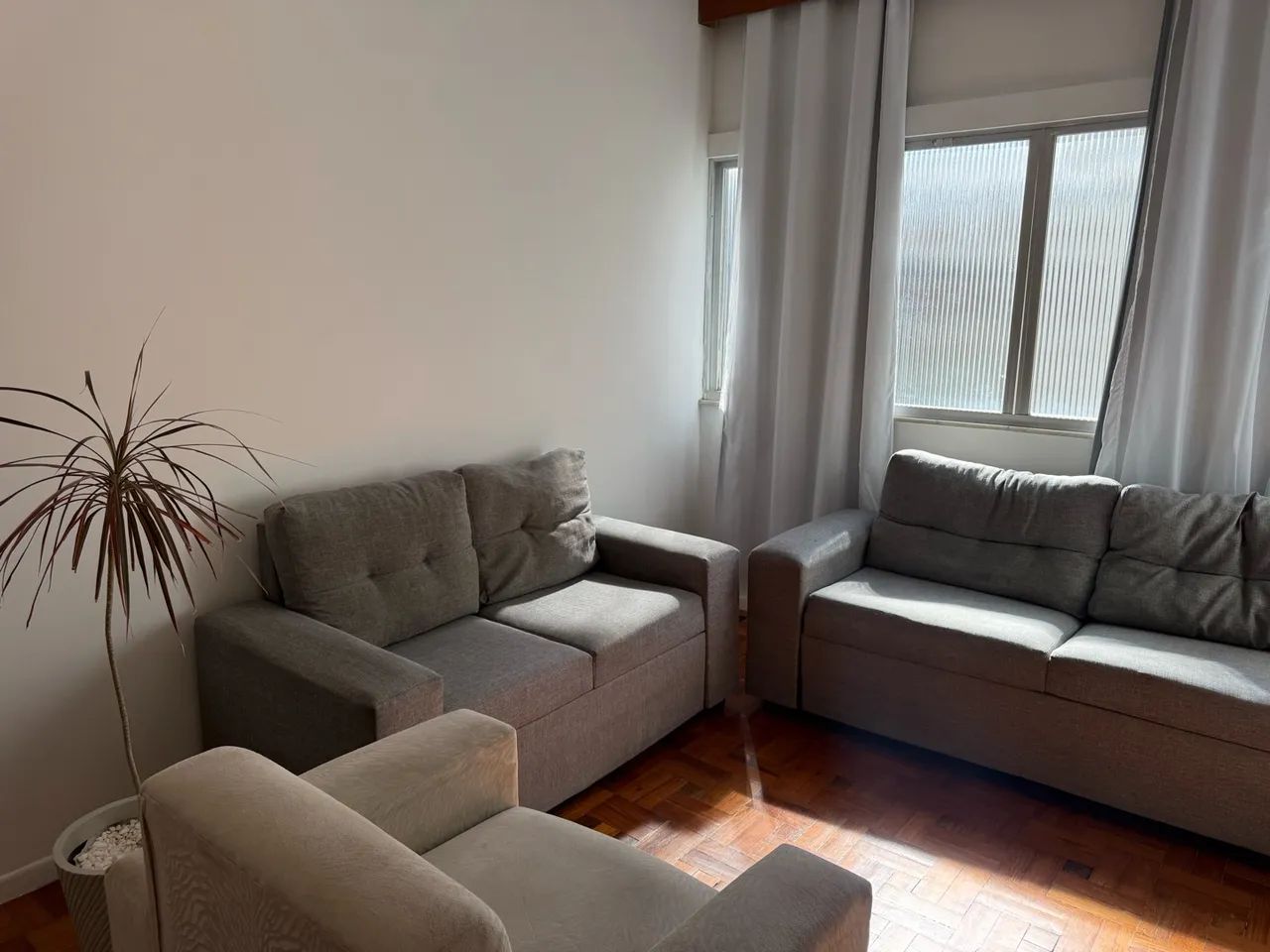 Vende-se 2 sofás 