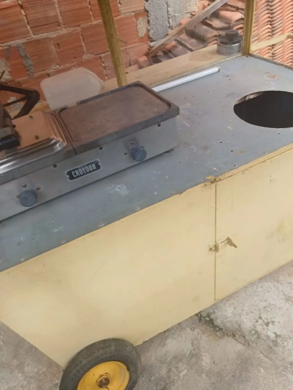 Vendo carrocinha de Lanche - Foto 2