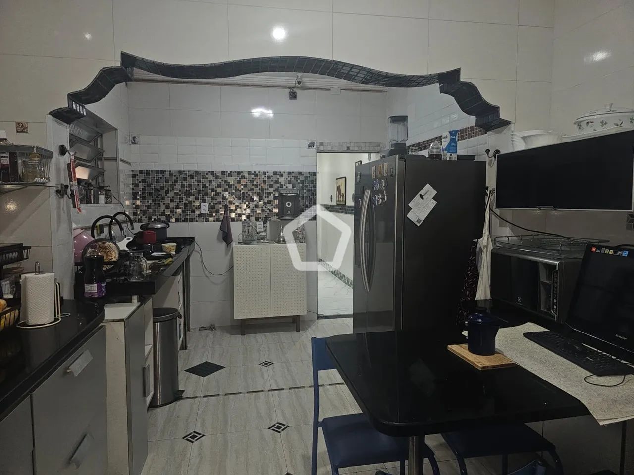 Linda casa de luxo com 5 Quartos e 243m² de Área - Foto 4