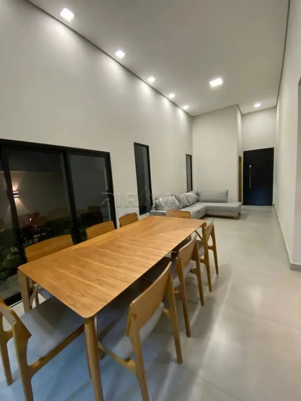 Casa mobiliada em condomínio fechado com 162,25m², bairro Vila do Golf, Zona Sul em Ribeir 2