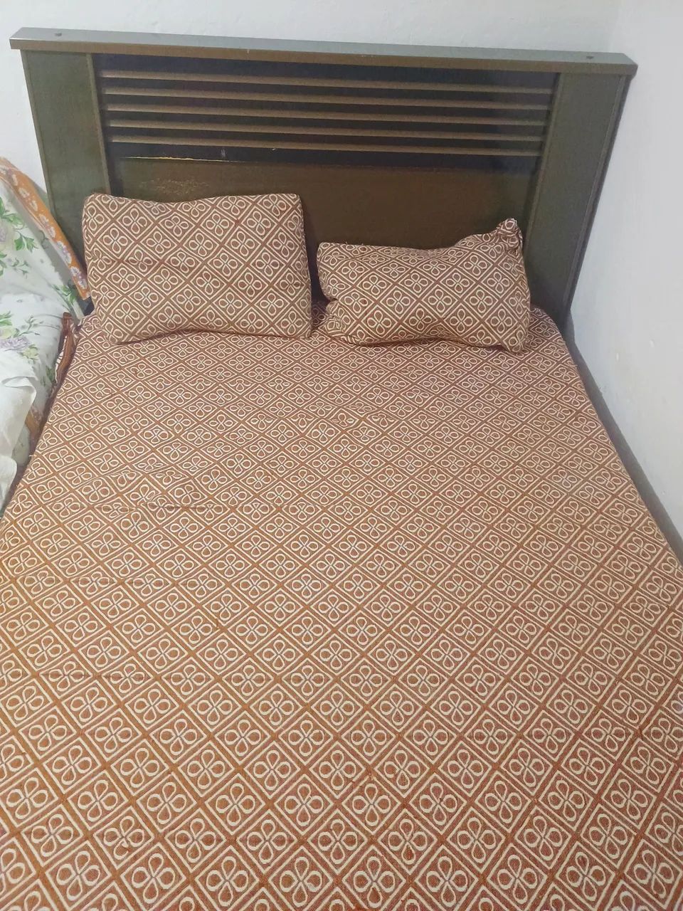 Cama com colchão 