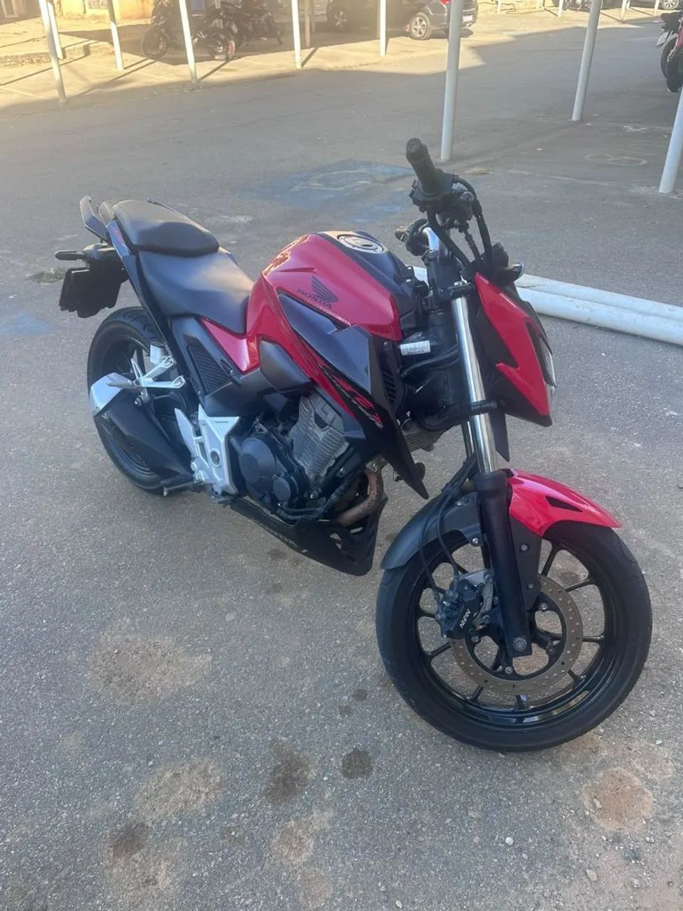 CB 300F ano 2023 CBS