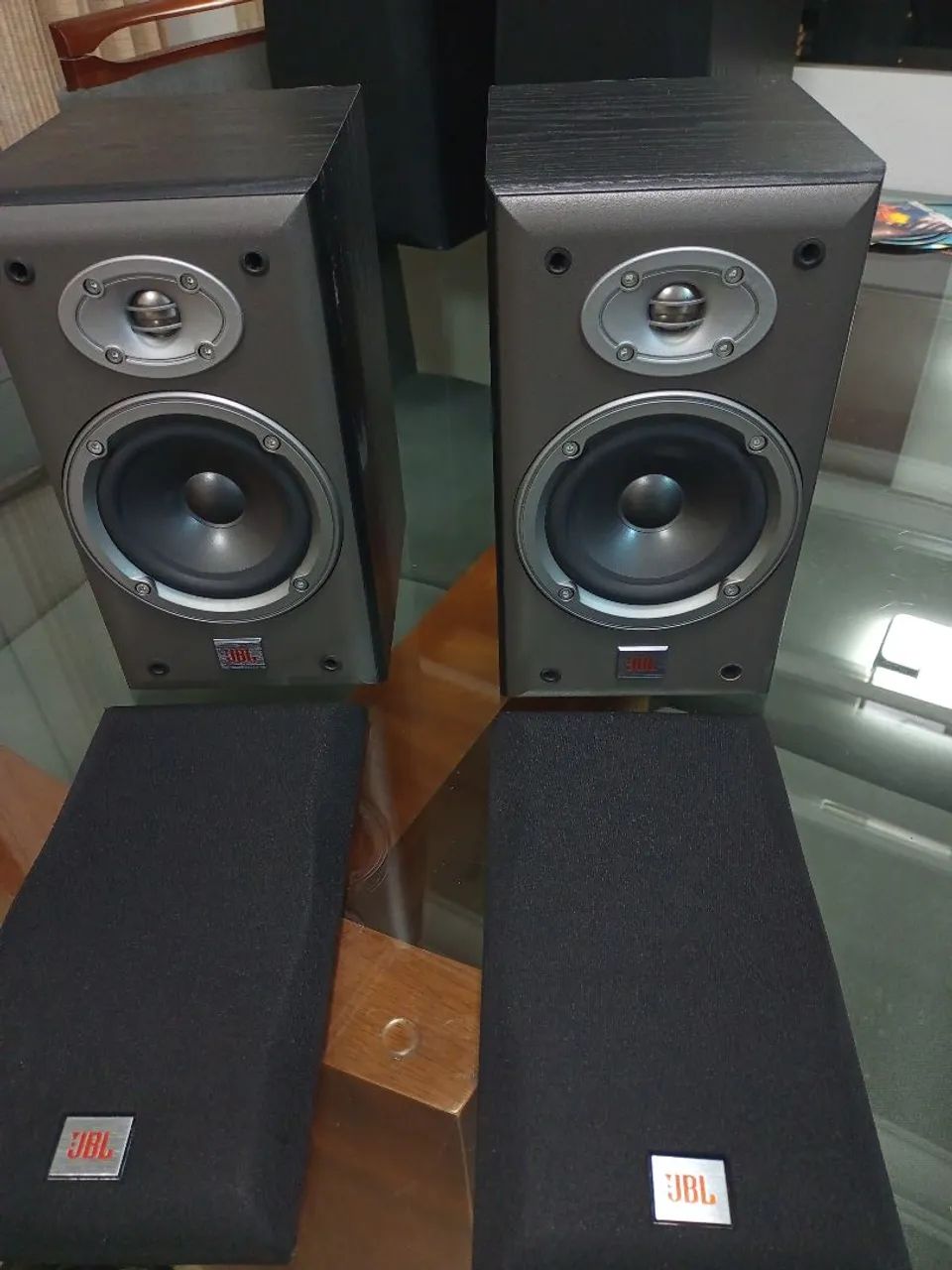 Caixas JBL E-20 