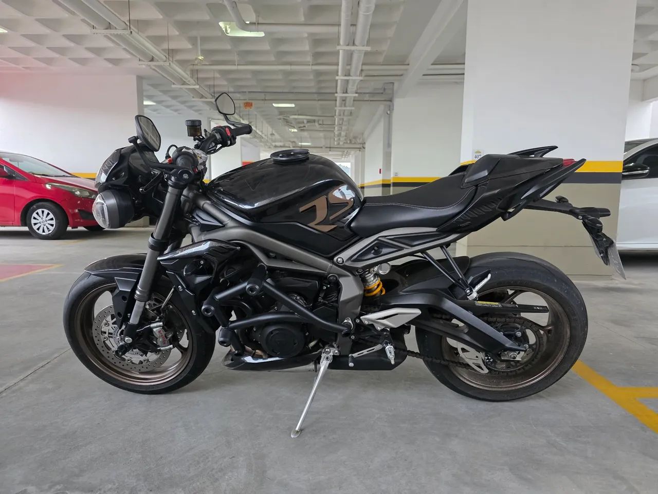 Street Triple 765 RS 2023 - Foto 4
