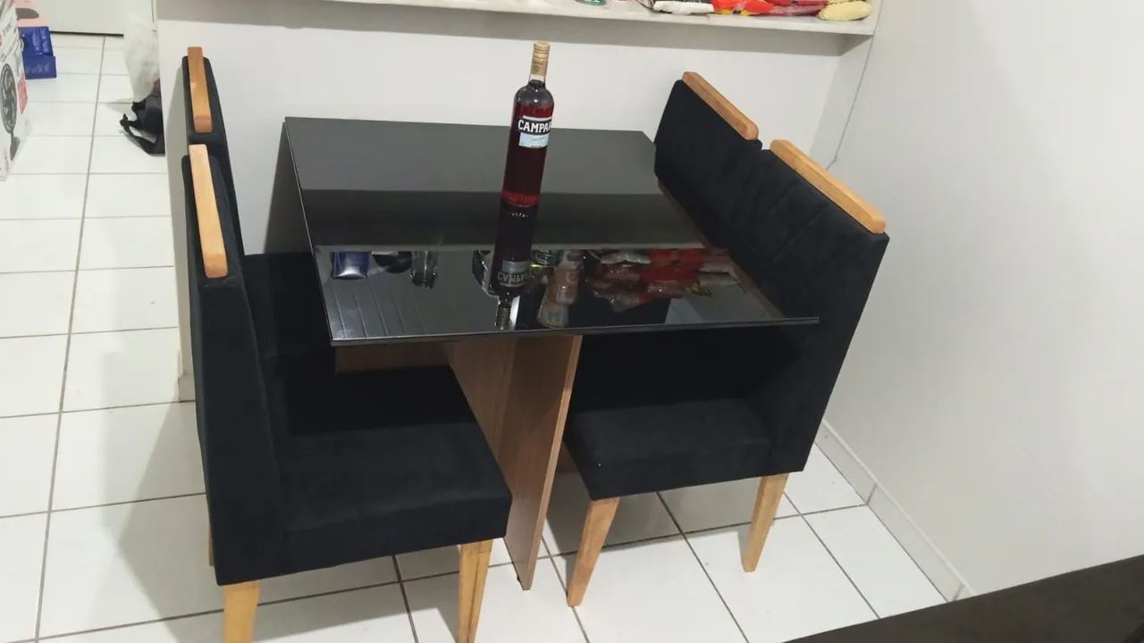 Mesa hello com 4 cadeiras  ___ a pronta entrega 