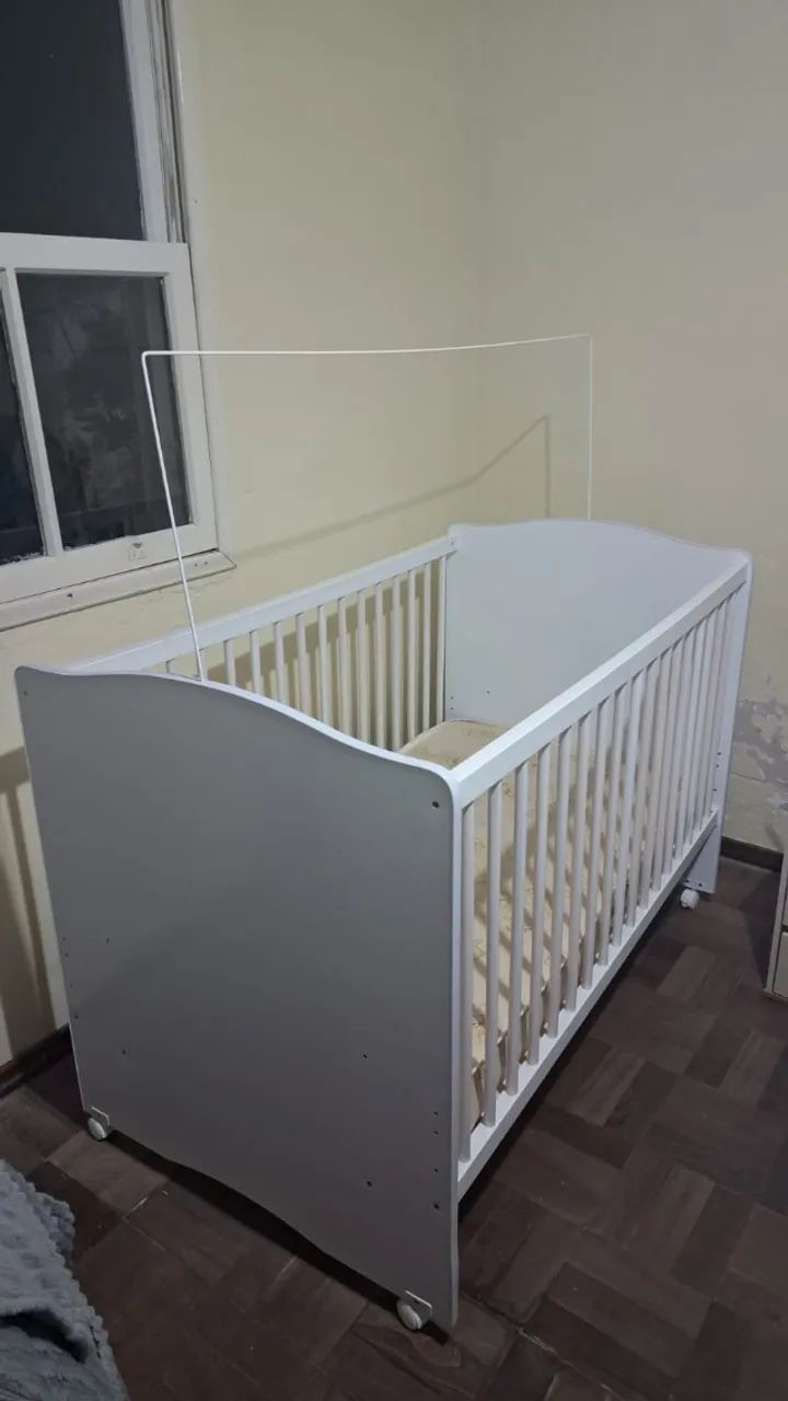 Berço Infantil com Rodinha e Colchão 