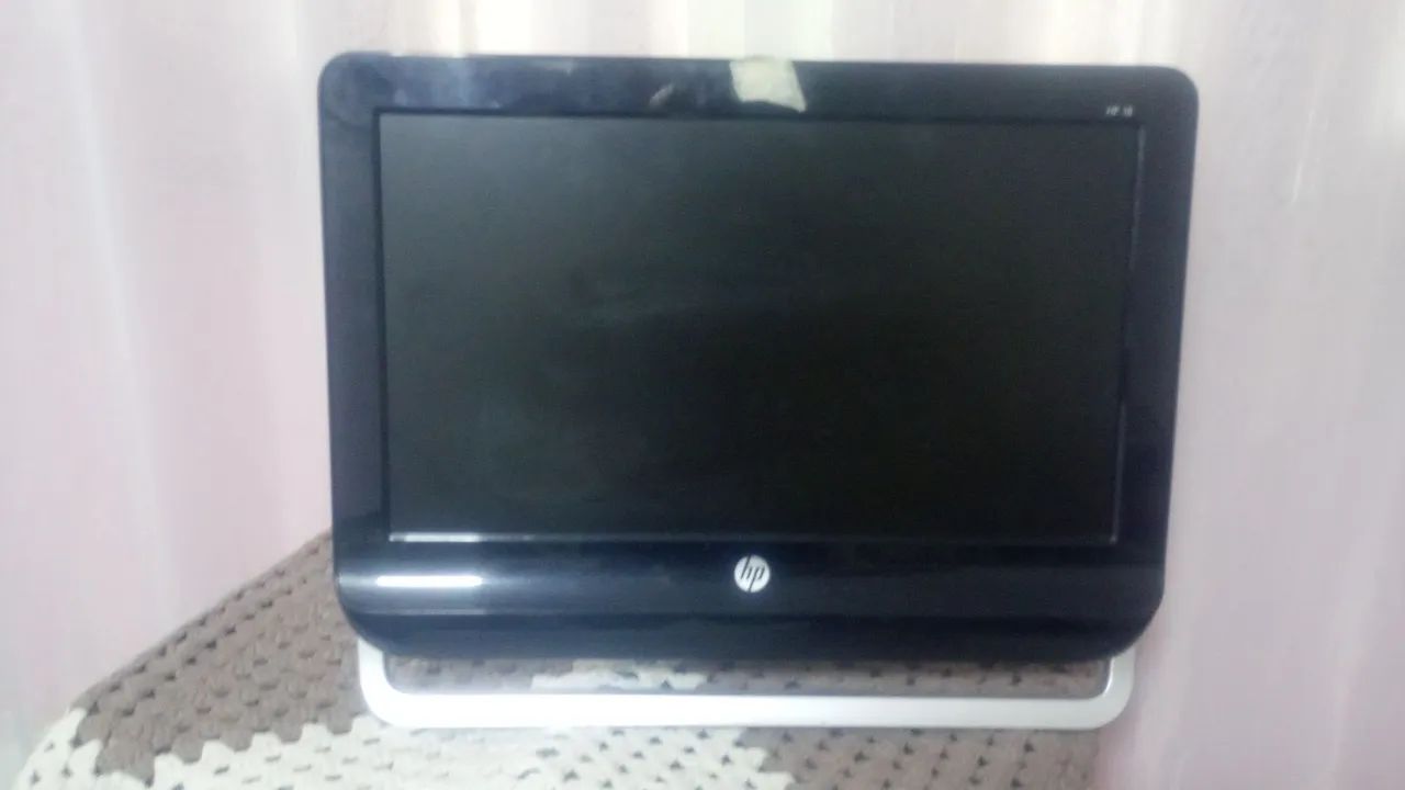Computador  com sistema de loja pronto , mais leitor óptico para código de barras .