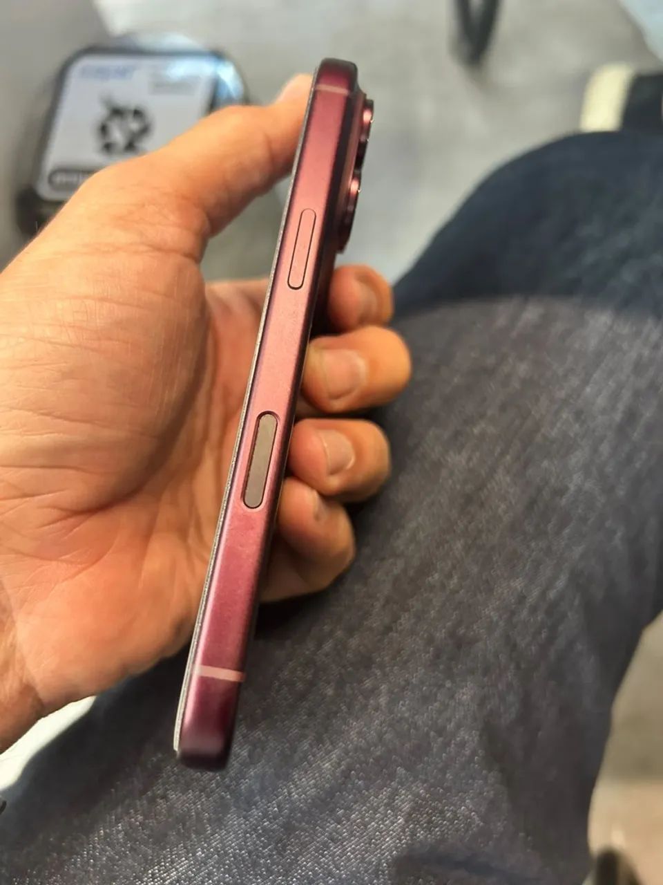 Apple 18 pro roxo