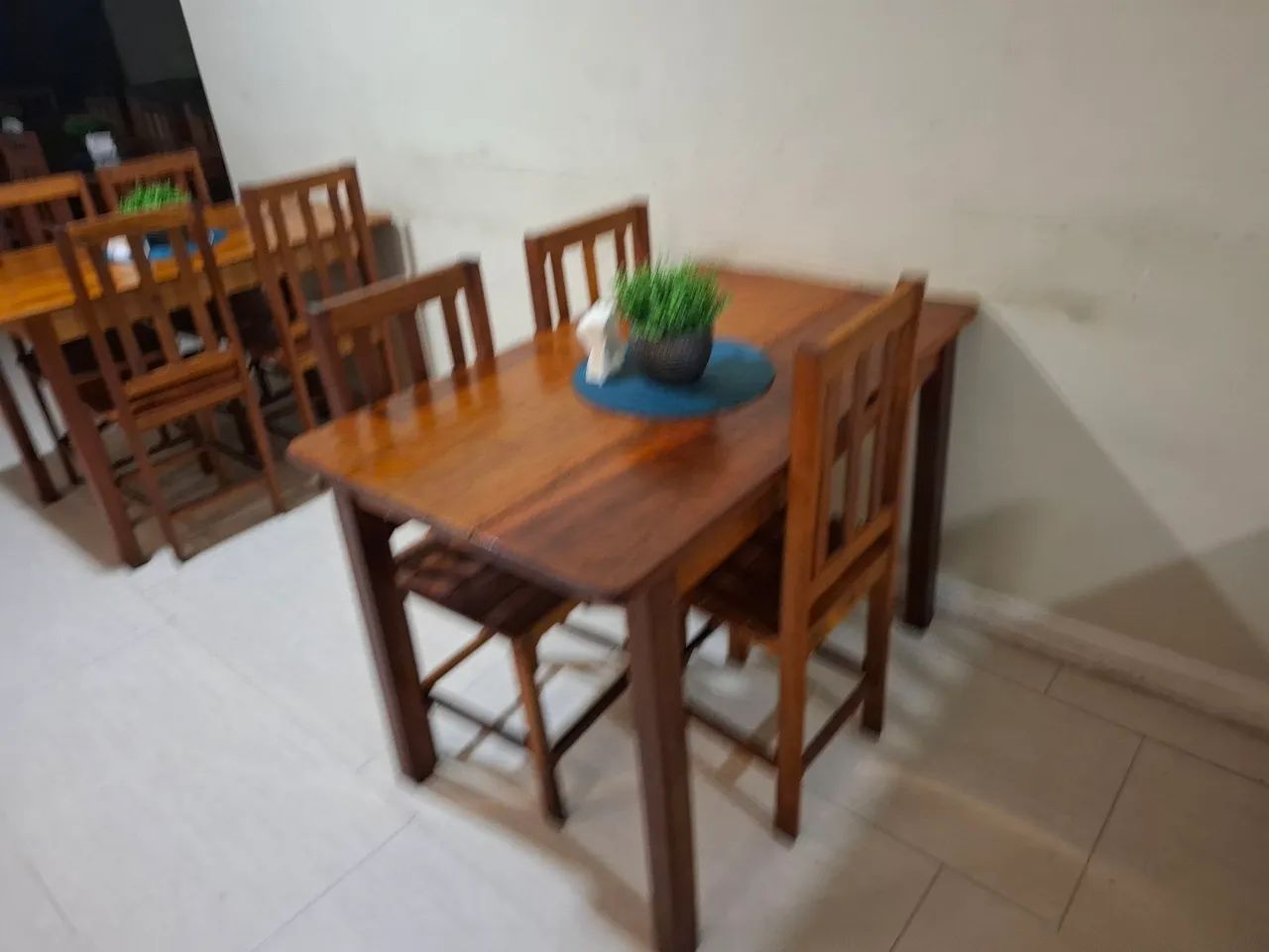 Venda de cadeiras e mesas de maciça - Foto 5