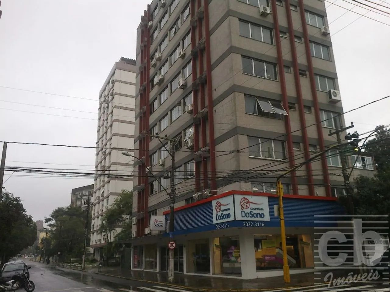 SALA COMERCIAL COM SALA DE ESPERA E DIVISÓRIAS NO CENTRO DE CANOAS