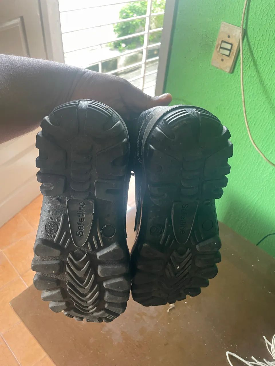 Bota Bico aço resistente até 500v - Foto 4