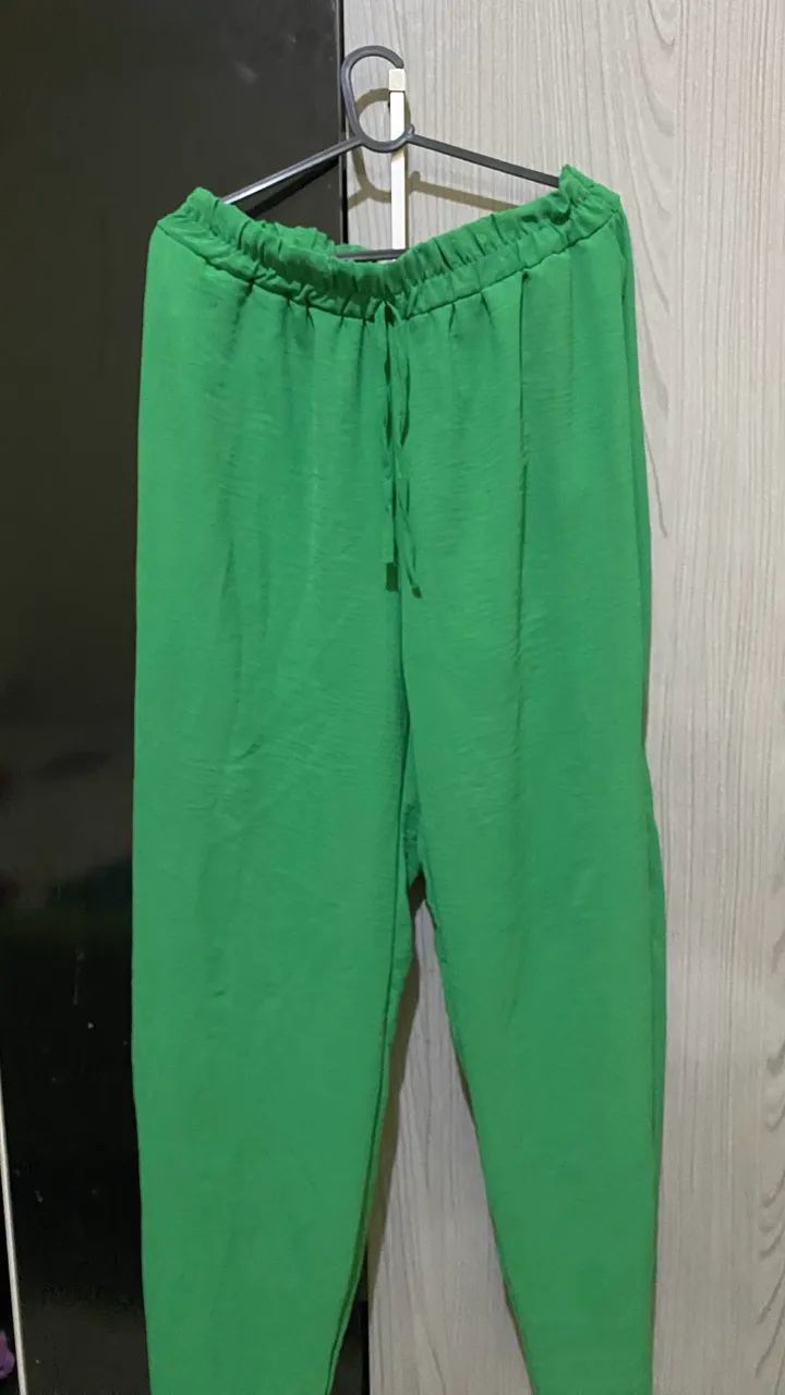 Calça pantalona semi nova