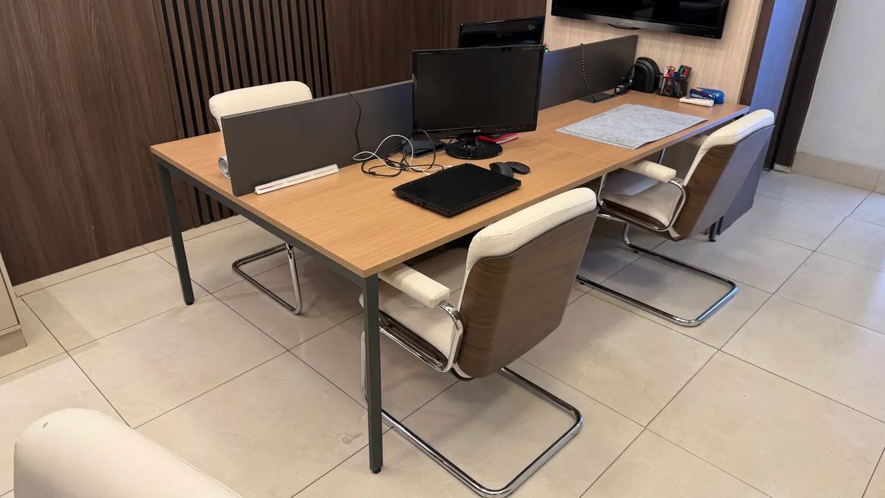 Mesa escritório com 04 estações de trabalho - Foto 5