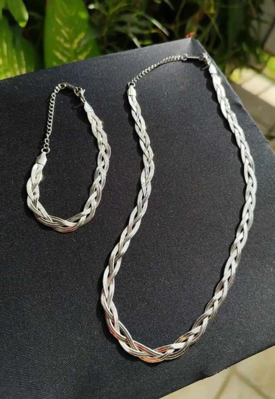 Conjunto gargantilha e pulseira trançada 3 fios em aço inoxidável  - Foto 2