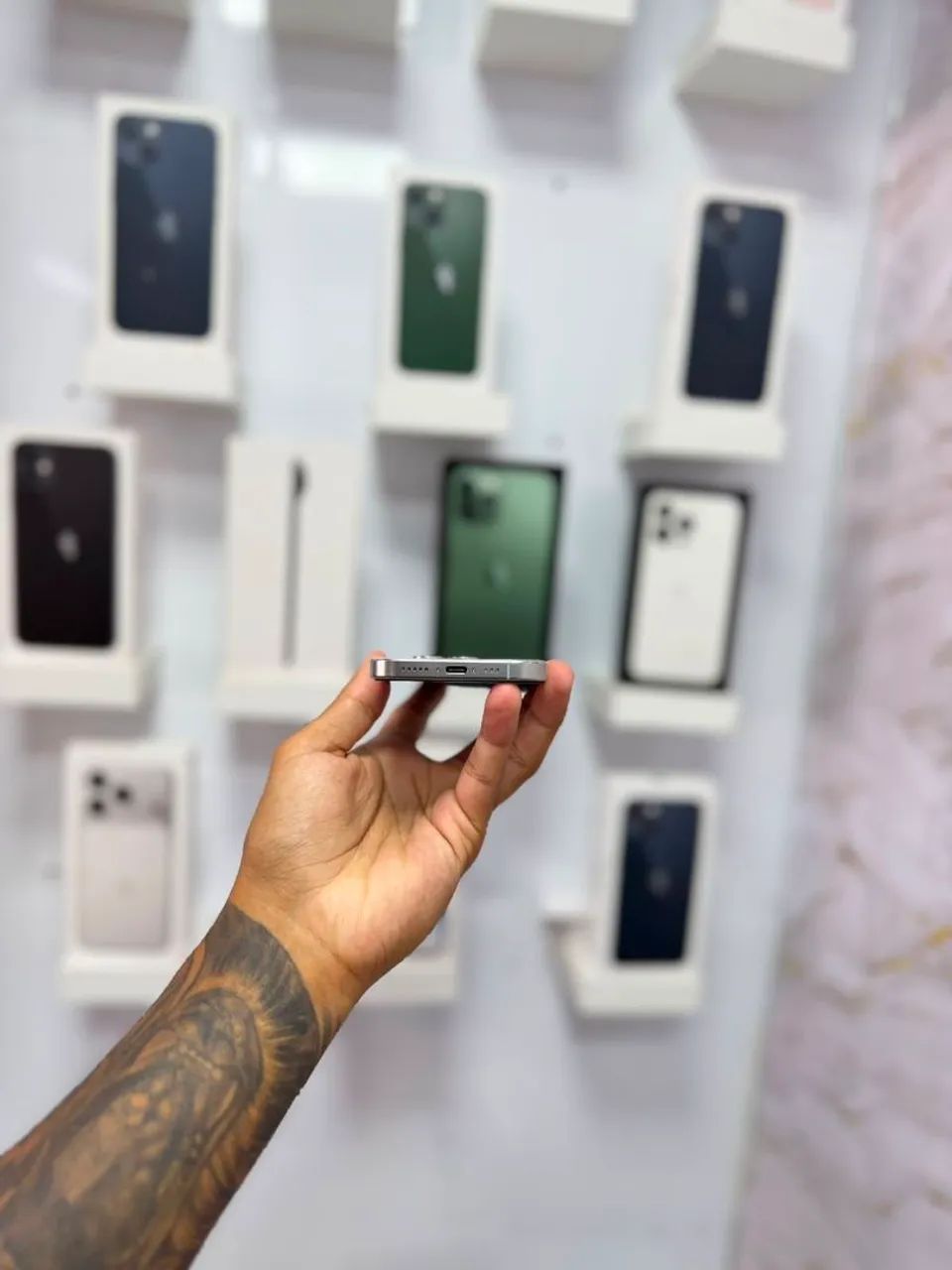 IPHONE 16 PRO256GB<br>R$ 4.999 - Foto 5