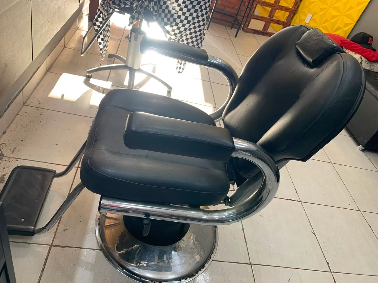 Bancada e cadeiras para barbearia ? - Foto 2