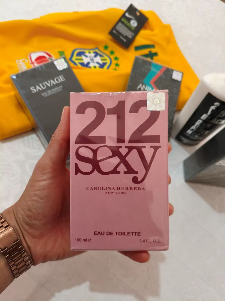 Perfume feminino 212 sexy 100ml SIMILAR