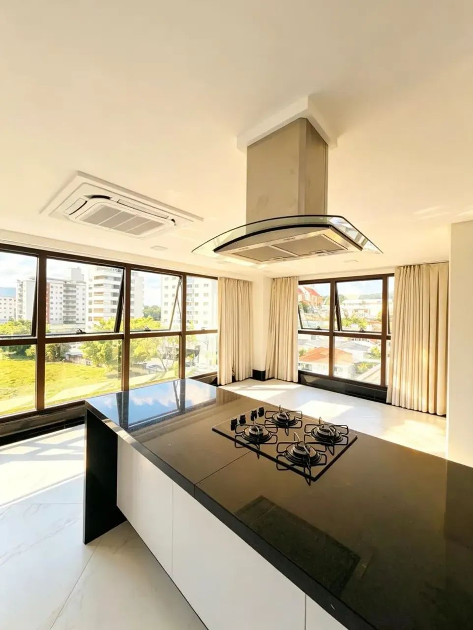 Apartamento Exclusivo com 3 Suítes no Centro de Santo Amaro da Imperatriz. - Foto 2