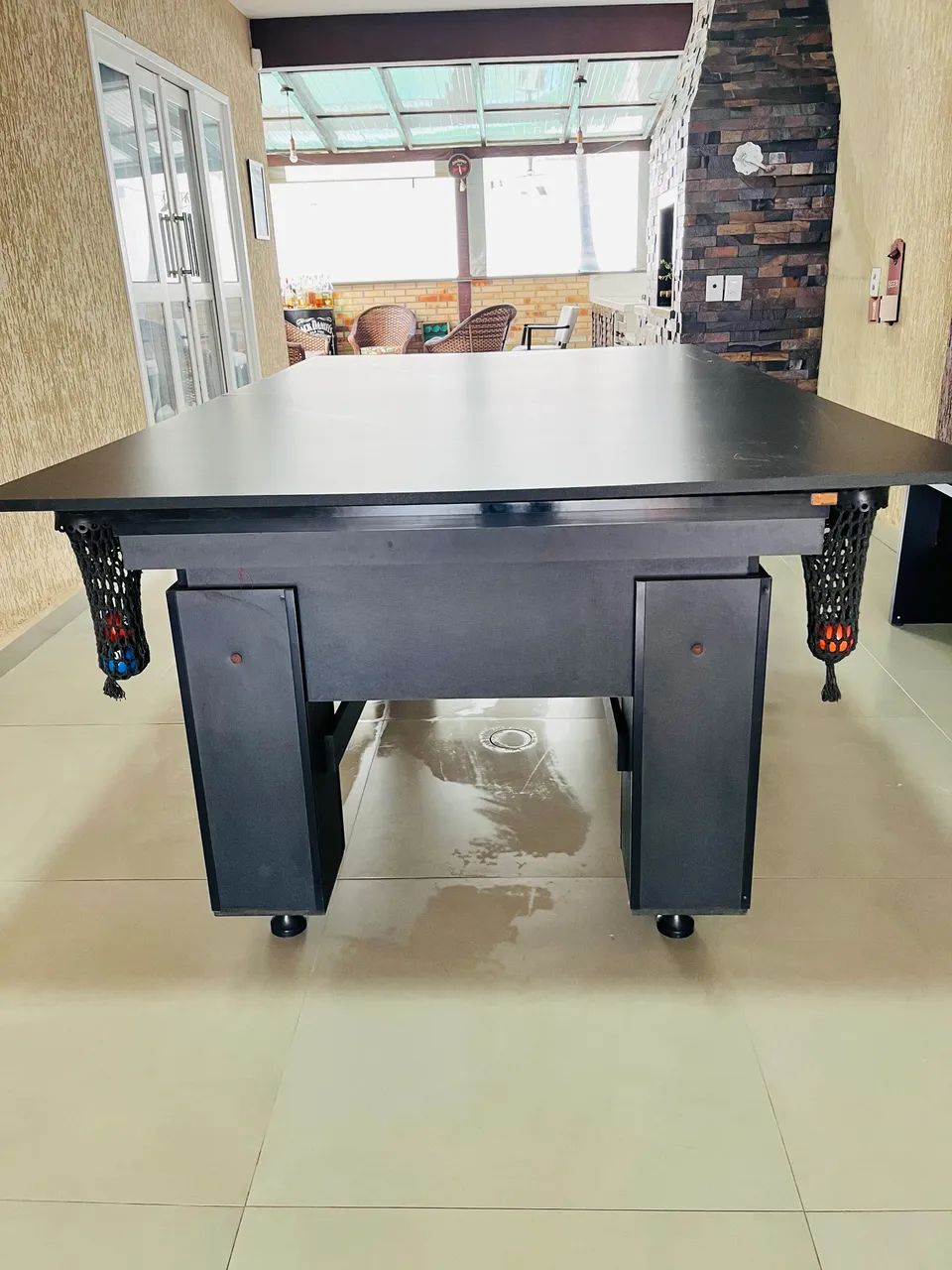 Vende-se mesa de sinuca e jantar com 2 bancos. - Foto 2