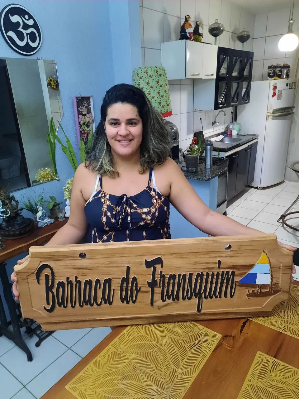 Placas entalhadas artesanalmente, diversos itens em madeira pra você - Foto 2