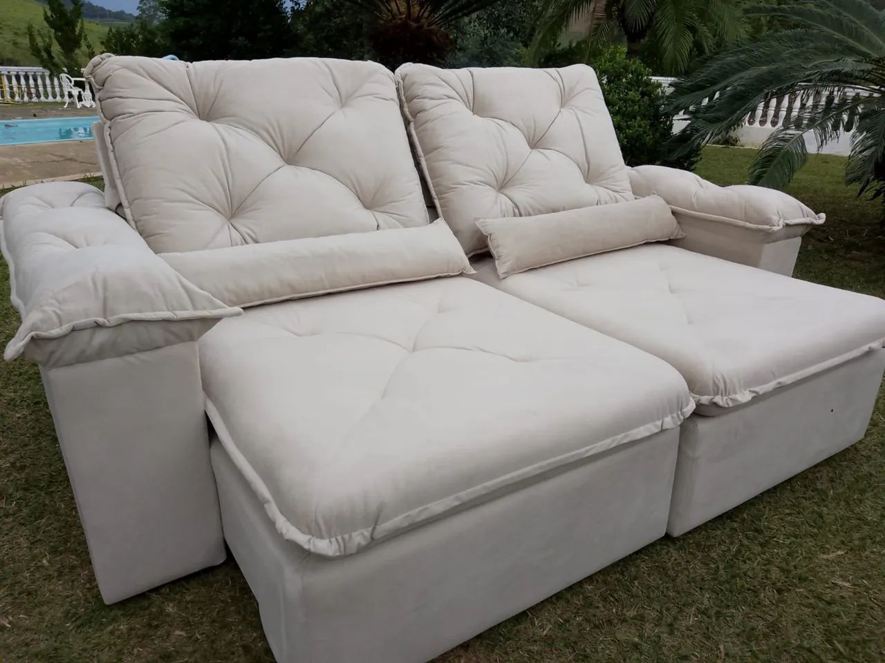 Sofa retratil bege claro luxo 2,30m !! - Foto 3