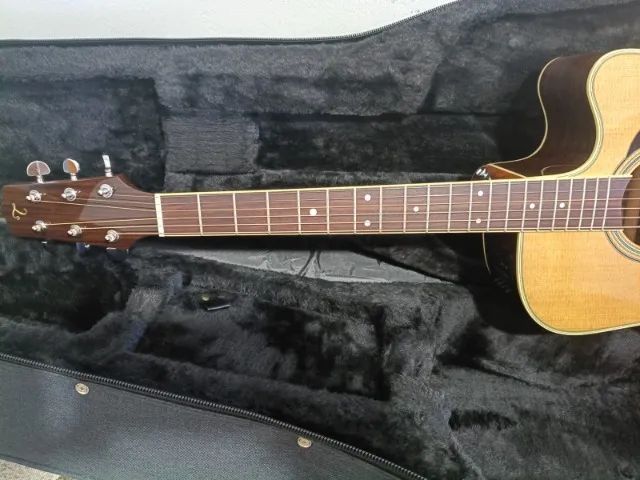 Takamine EF360tt