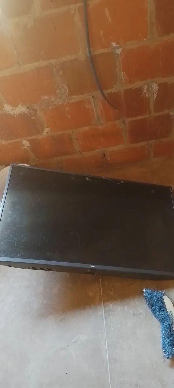 Tv LG com defeito para retirar peças 