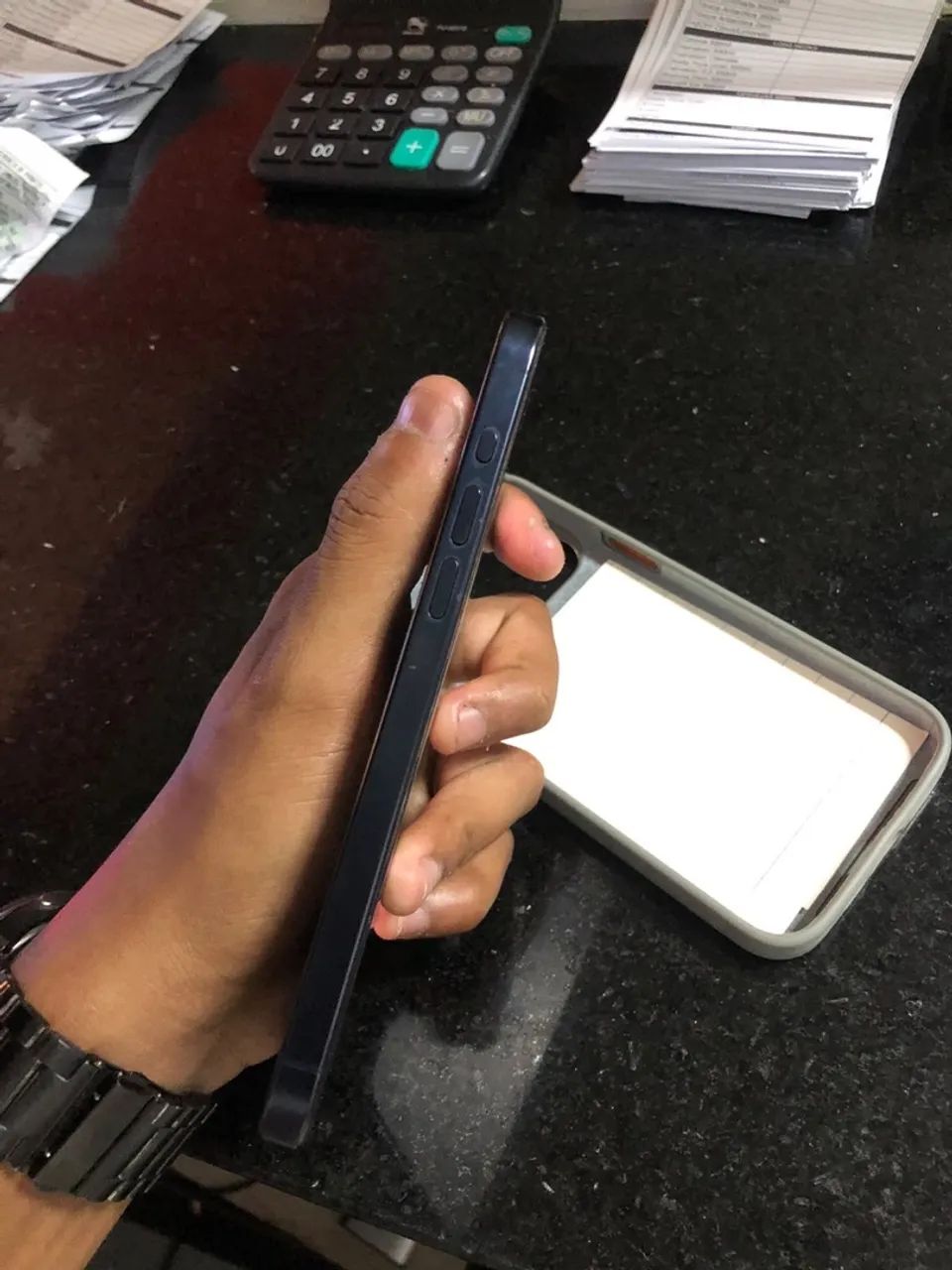 iPhone 15 Pro Max 512GB - Titânio Preto - Foto 4