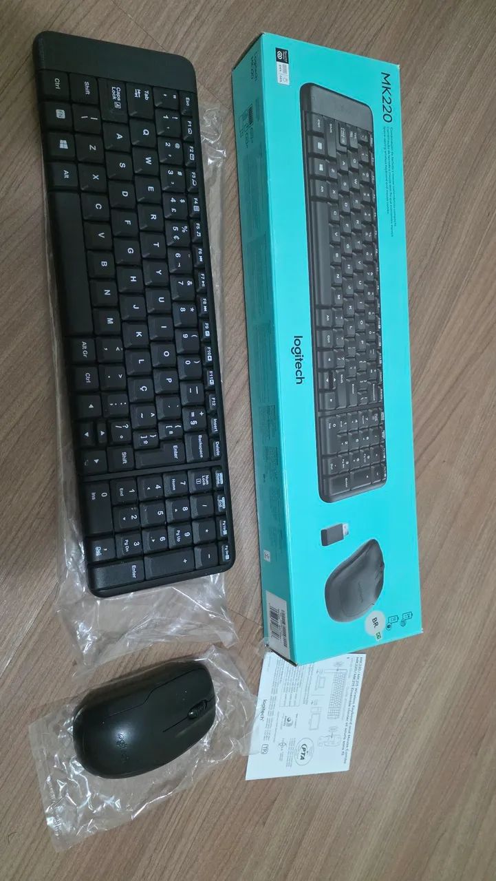 Kit Teclado e Mouse Sem Fio Logitech MK220 ABNT2 - Com Caixa