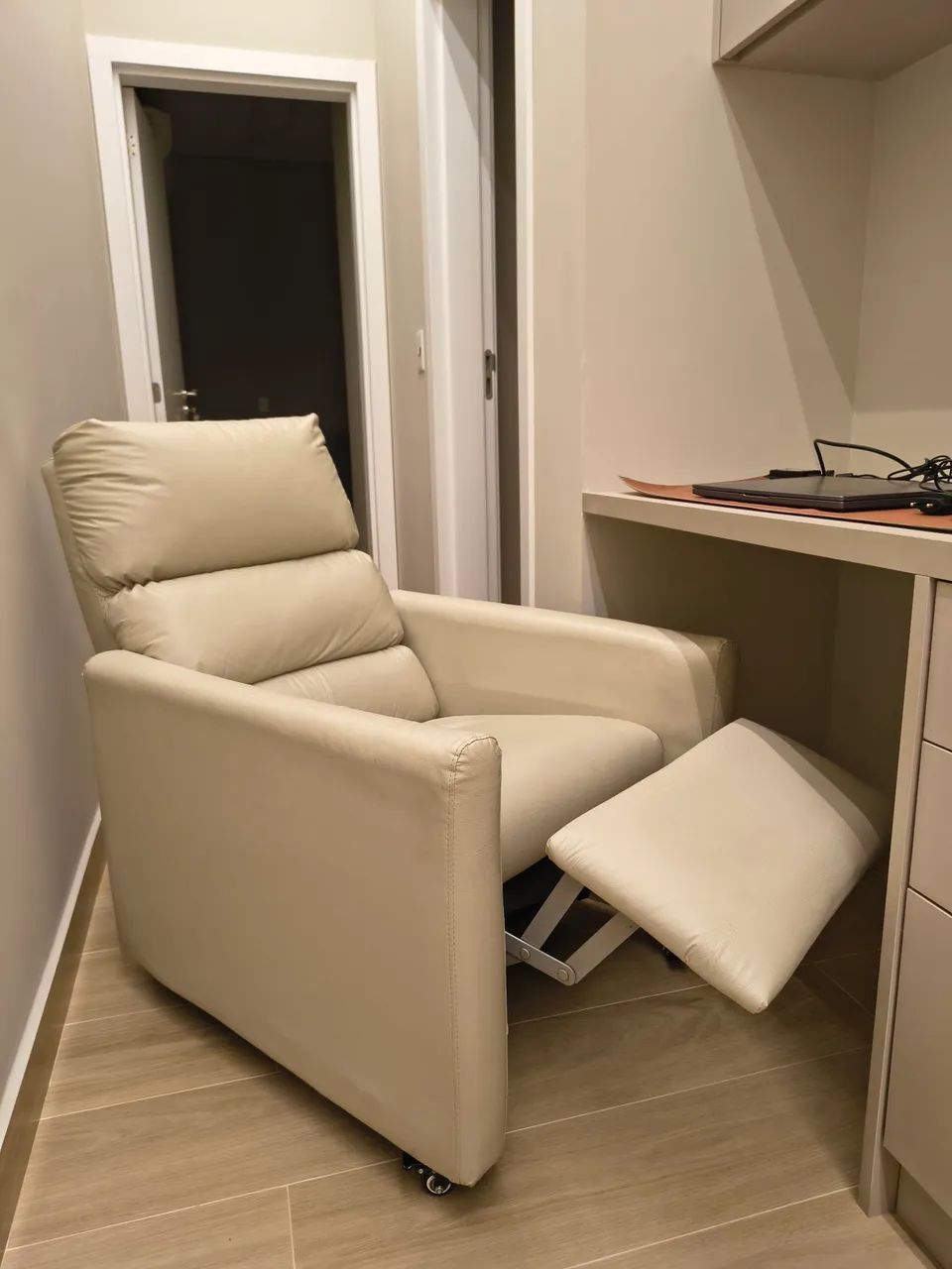 Poltrona Reclinável Turin Bege - Foto 2
