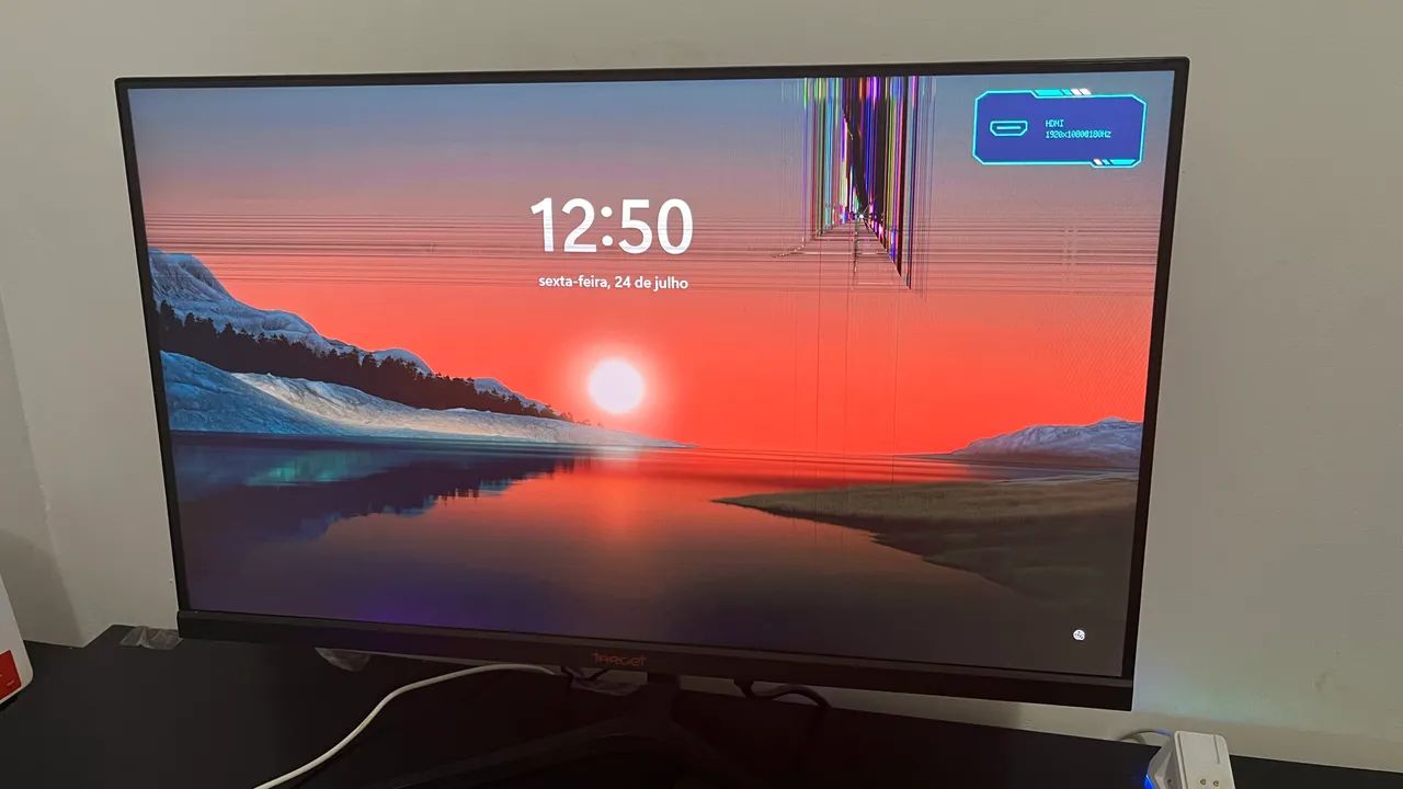 MONITOR GAMER TGT ALTAY PRO 180HZ Com Display LCD danificado