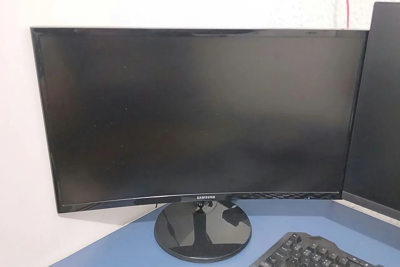 Monitor Curvo 24'' Full Hd Freesync  Samsung  - Foto 2