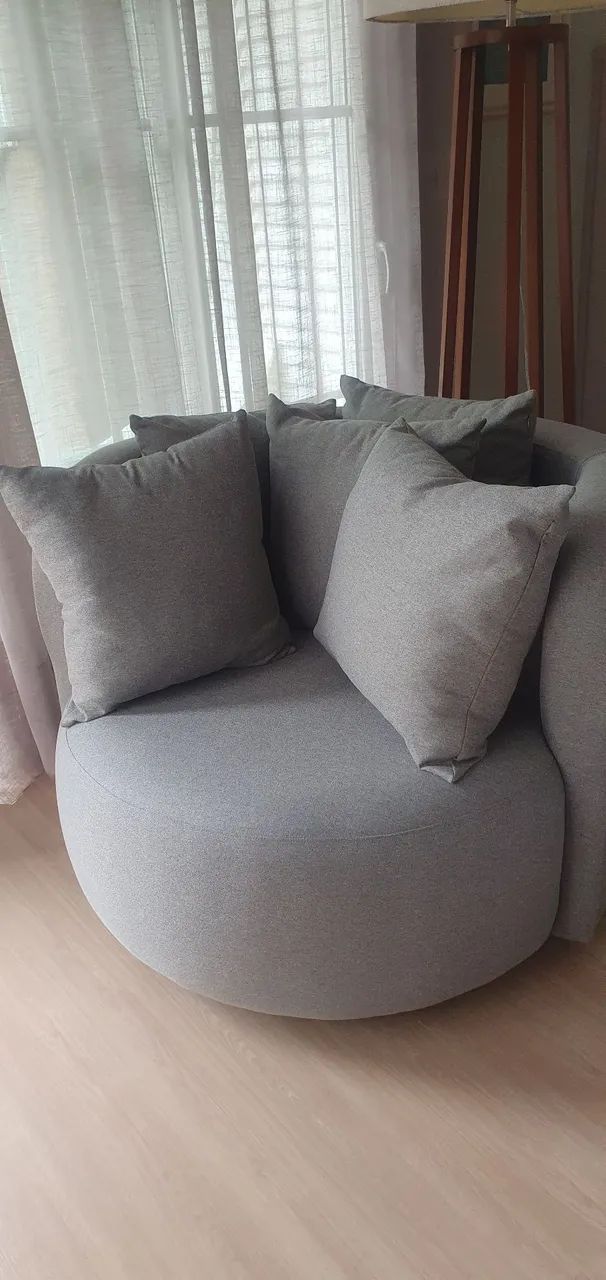LINDA POLTRONA GIRATÓRIA PARA SALA OU QUARTO NOVA SEM USO - Foto 4