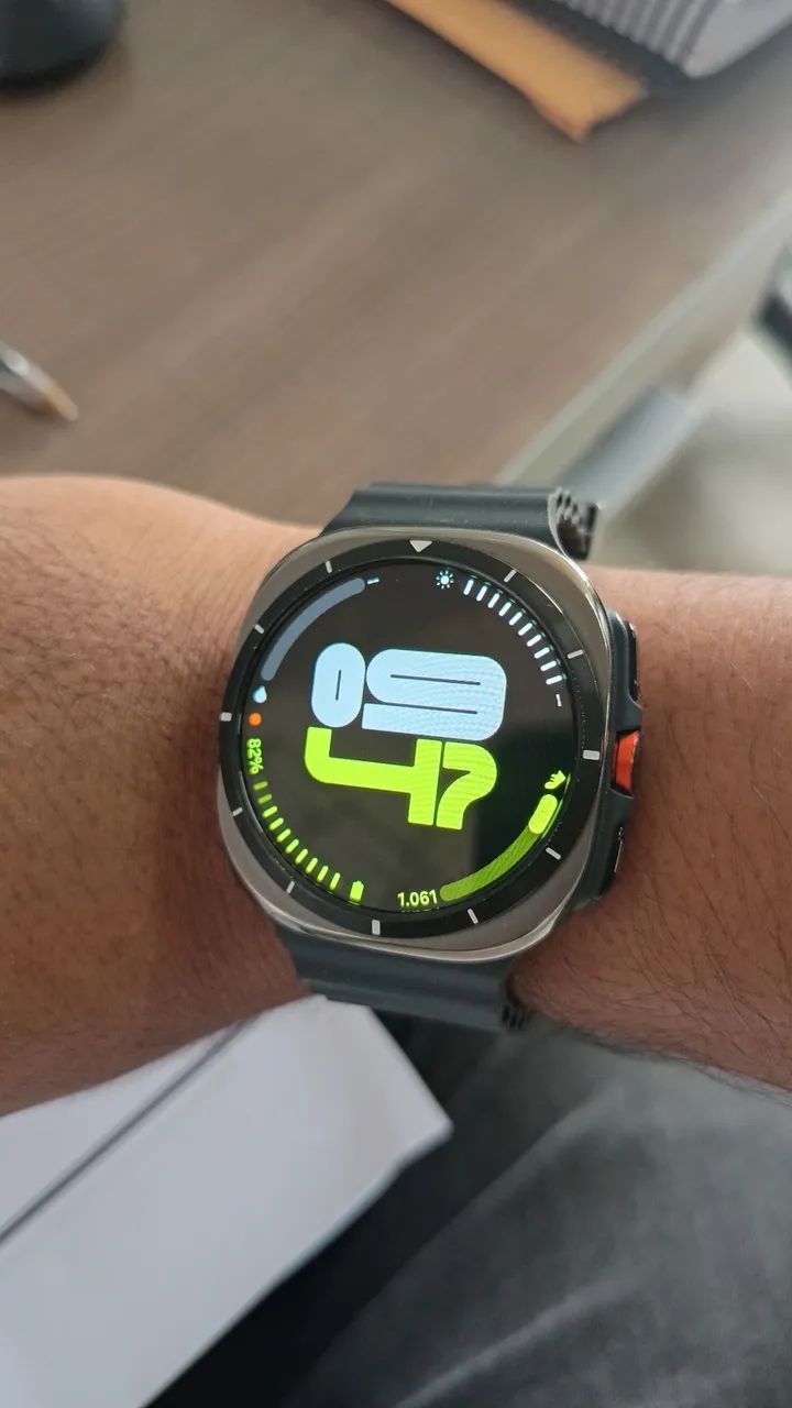 Samsung watch ultra 2025, 64 gigas  - Foto 2