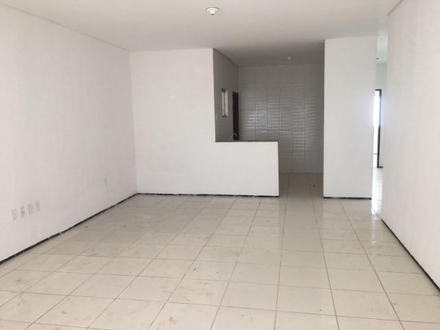 Casa com ampla sala conjugada - Foto 6