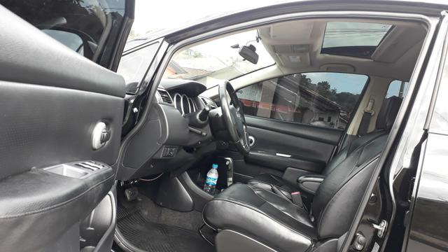 Tiida automático com teto solar 2011 - Foto 12