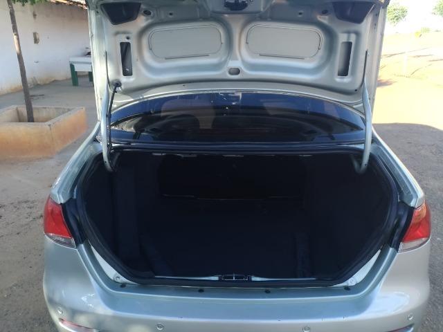 Vendo Siena 1.8 8v Dualógic 2010 Completão Carro de Família - Foto 6