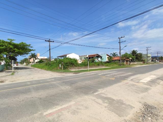 Sobrado em Itapoá, com 2 apartamentos, região nobre comércio e residencial - Foto 16