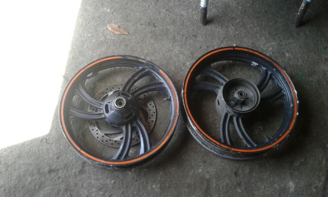 Rodas da fazer 250 ótimo estado aliadas tudo ok sem defeitos