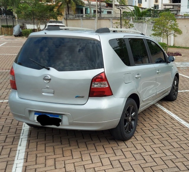 NISSAN LIVINA 1.8 SL FLEX AUTOMÁTICO 5 PORTAS
