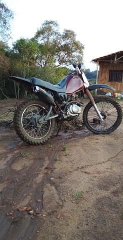 MOTO DE TRILHA