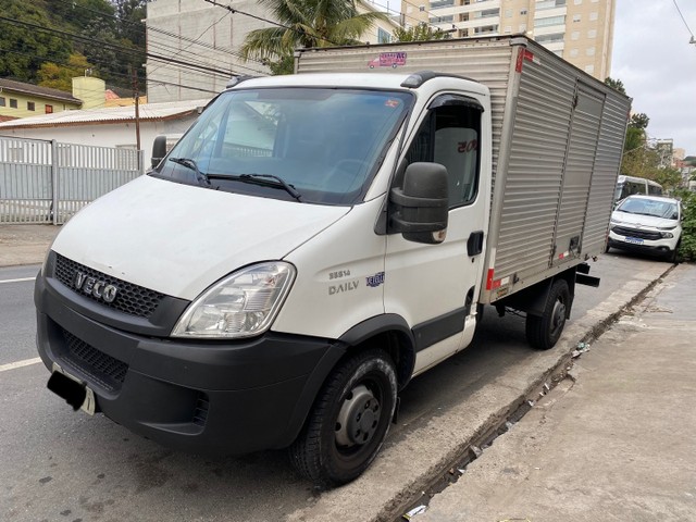 IVECO 35S14 BAÚ