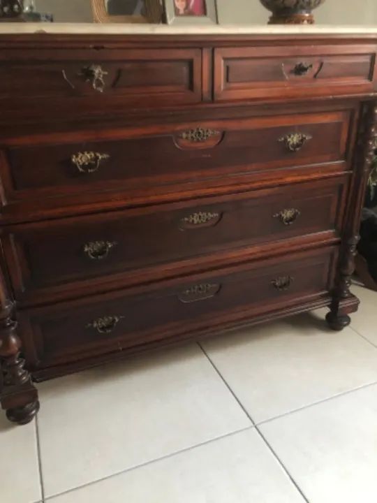 Comoda antiga madeira maciça e tampo em mármore 