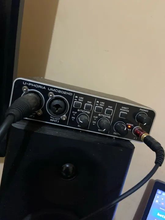 Interface de Áudio Behringer U-Phoria UMC202HD